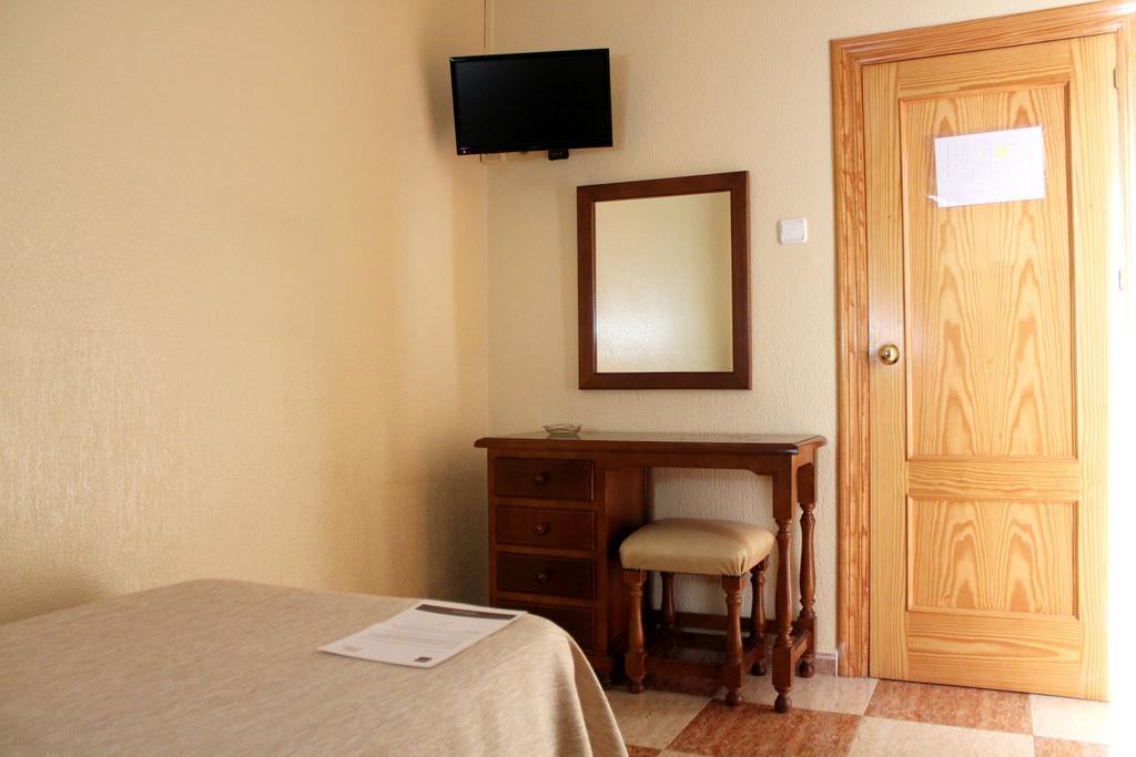 Hotel Sevilla Almería Quarto foto
